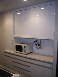 引き違い戸のカップボード