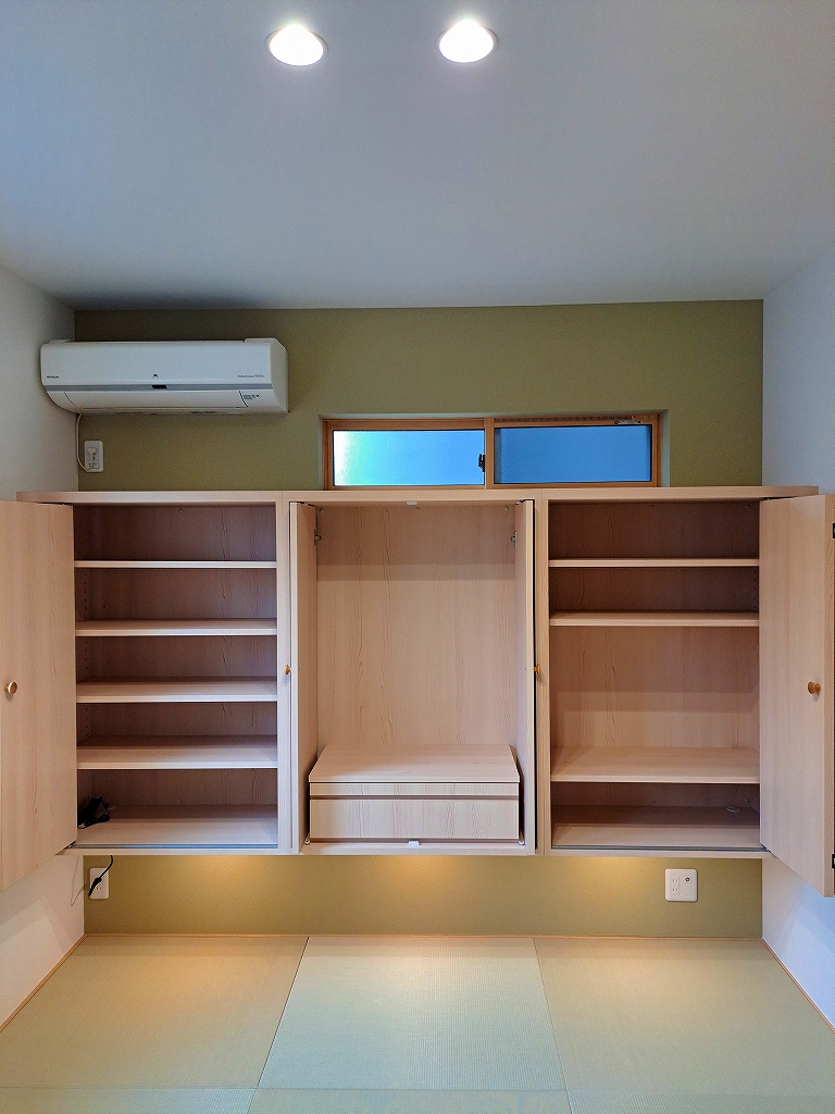 �a���̕ǖʎ��[