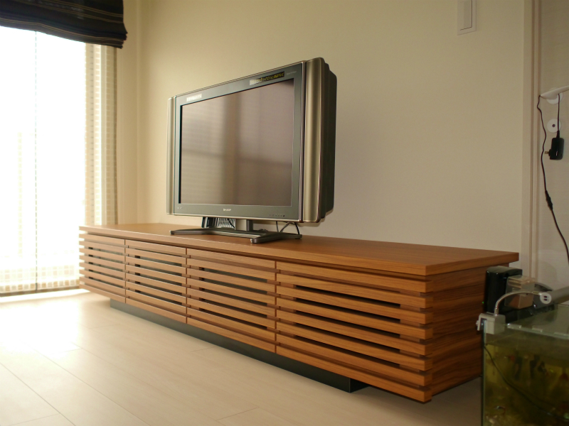 格子扉のテレビボード　オーダー家具